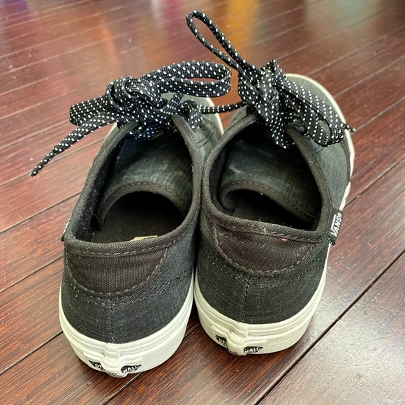 Vans Classic Low Top Skate Sneakers Shoes - Picture 4 of 8